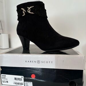 Karen Scott Black Ankle Booties | Chain Detail | Size 6.5 | Like New